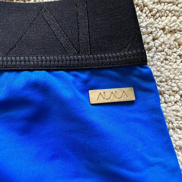 Alala Primary Short Lapis M NWOT - Picture 6 of 7
